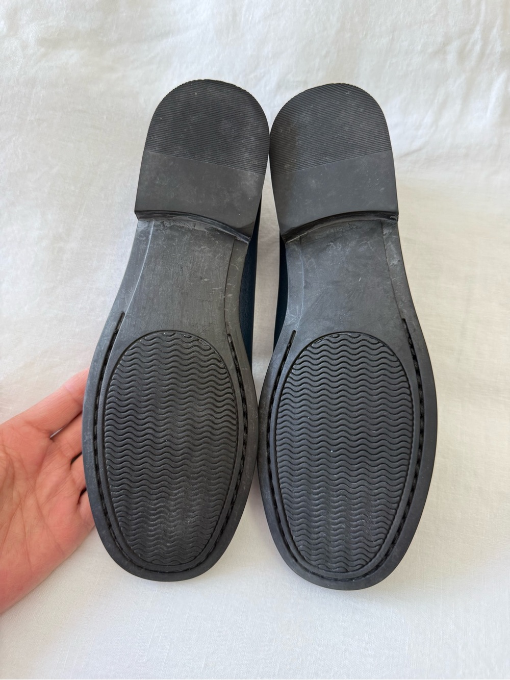 G.H. Bass & Co. | Women’s 8.5 | Navy Blue Kathleen Weejuns Penny Loafers - Picture 7 of 10